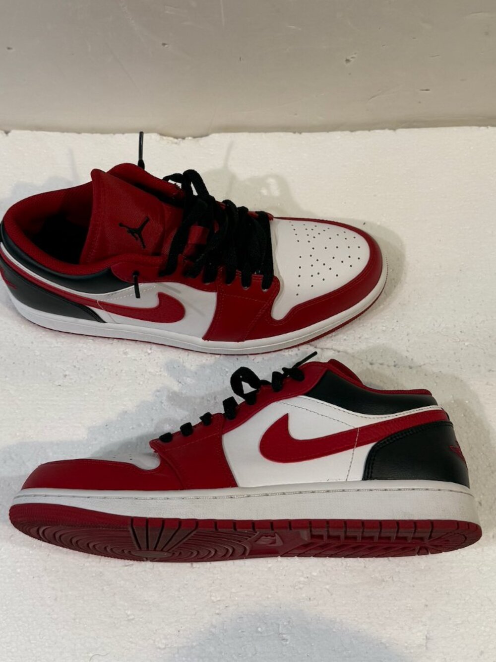 Nike Air Jordan 1 Low Bulls ‘Reverse Black Toe’ Mens Size 11 (553558-163) CLEAN!